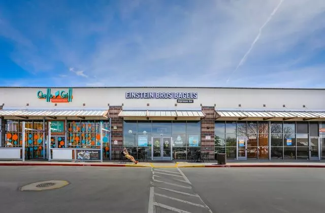 Einstein&apos;s Bros Bagels