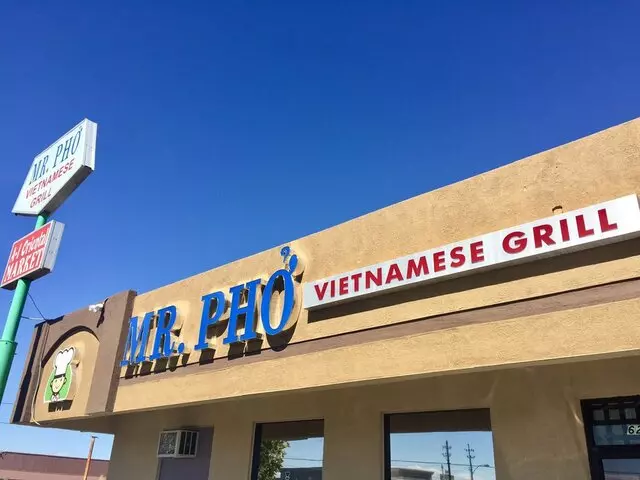 Mr Pho