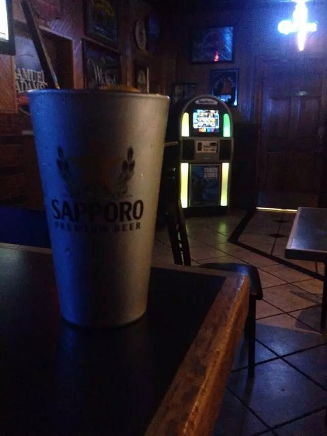 Louie’s Pub & Grill