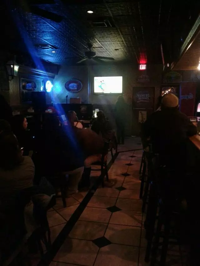 Louie’s Pub & Grill