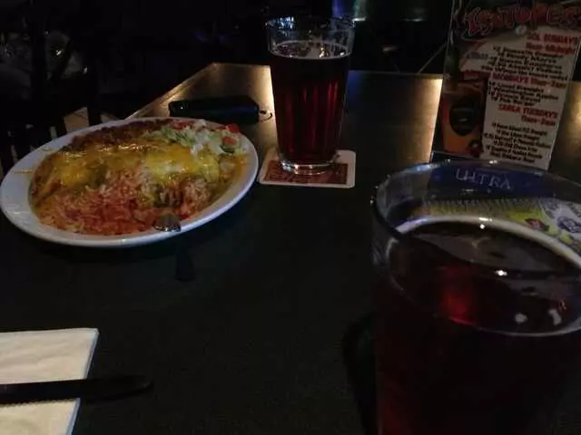 Louie’s Pub & Grill