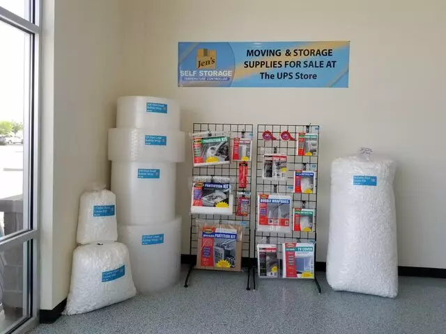 Jen&apos;s Self Storage