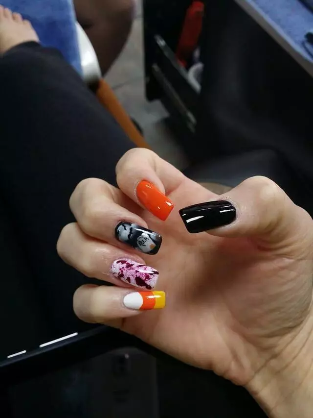 Artist’s Nail