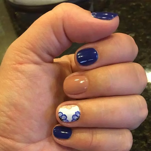 Artist’s Nail