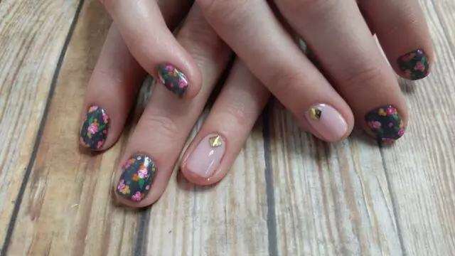 Artist’s Nail