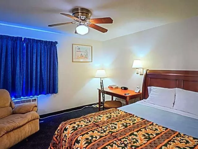 Ambassador Inn