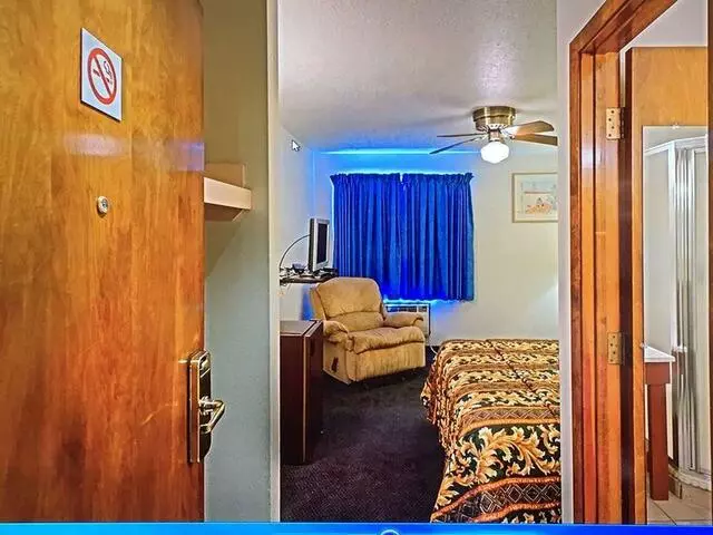 Ambassador Inn
