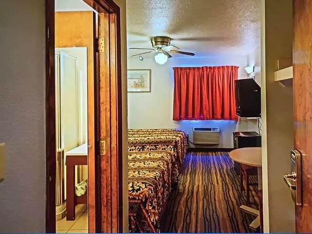 Ambassador Inn