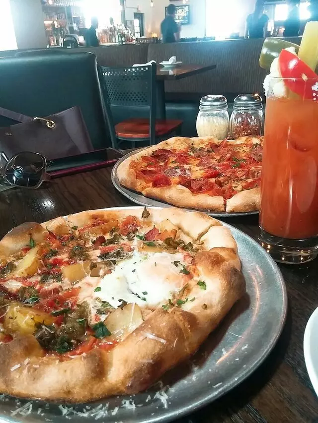 Farina Alto Pizzeria & Wine Bar