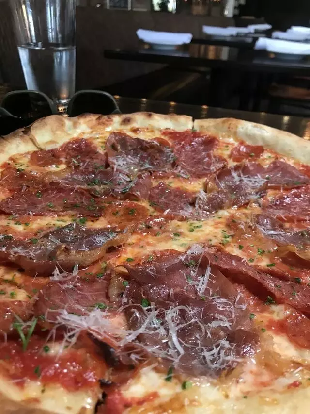 Farina Alto Pizzeria & Wine Bar