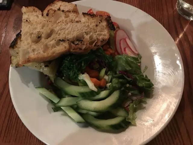 Farina Alto Pizzeria & Wine Bar
