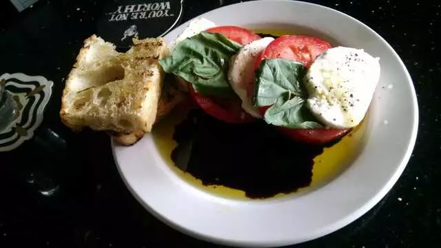 Farina Alto Pizzeria & Wine Bar