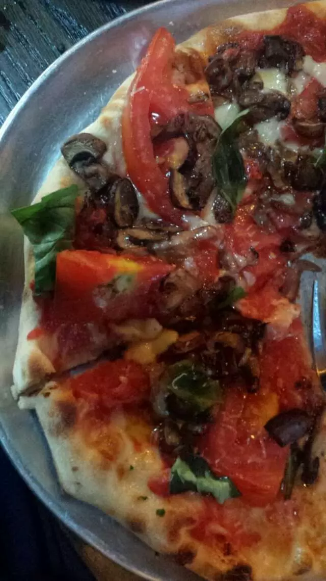 Farina Alto Pizzeria & Wine Bar