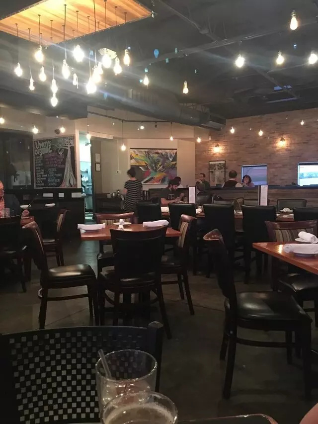 Farina Alto Pizzeria & Wine Bar