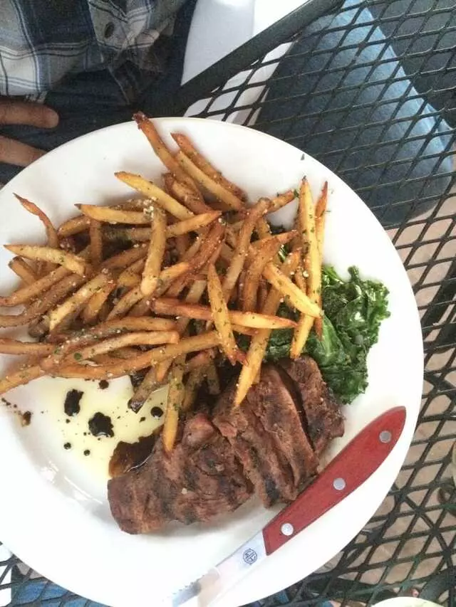 Farina Alto Pizzeria & Wine Bar