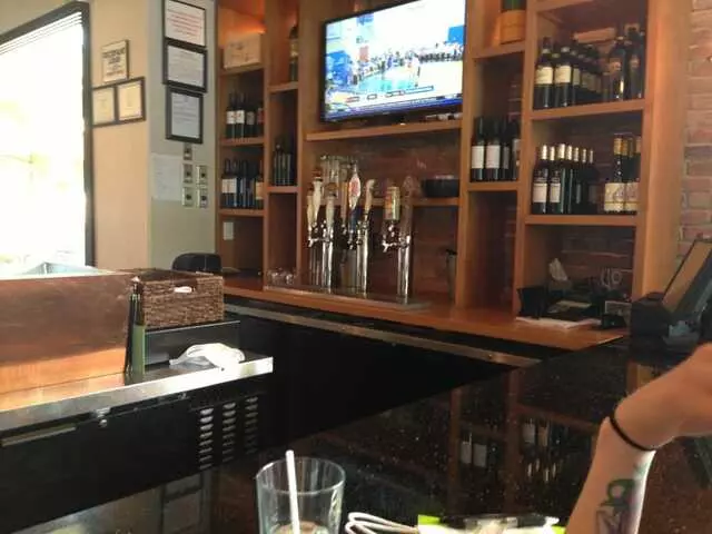 Farina Alto Pizzeria & Wine Bar