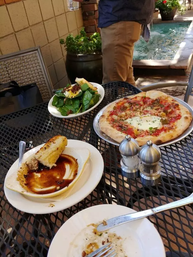 Farina Alto Pizzeria & Wine Bar