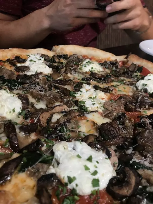 Farina Alto Pizzeria & Wine Bar