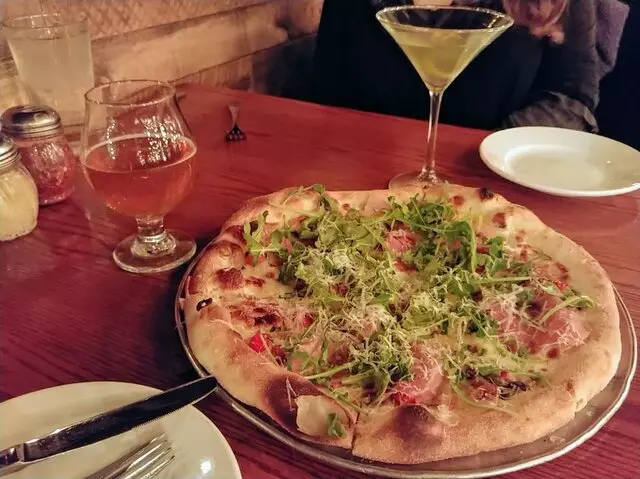 Farina Alto Pizzeria & Wine Bar