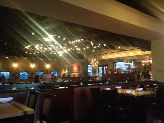 Farina Alto Pizzeria & Wine Bar