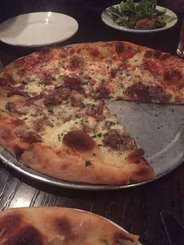 Farina Alto Pizzeria & Wine Bar