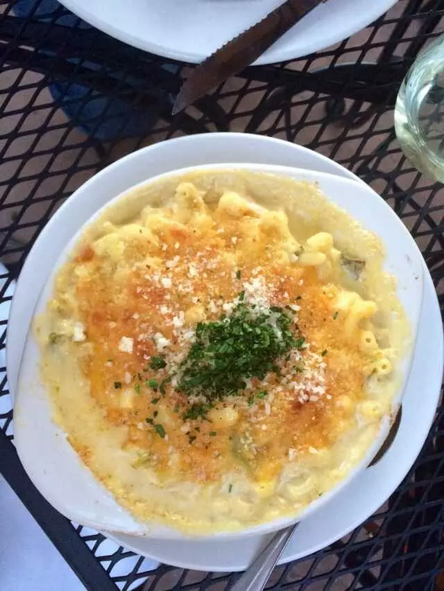 Farina Alto Pizzeria & Wine Bar