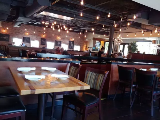 Farina Alto Pizzeria & Wine Bar