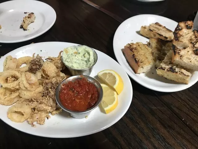 Farina Alto Pizzeria & Wine Bar