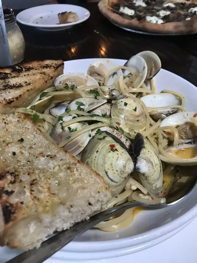 Farina Alto Pizzeria & Wine Bar