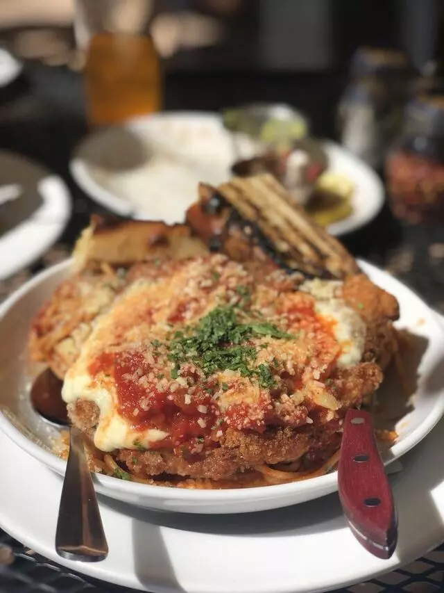 Farina Alto Pizzeria & Wine Bar