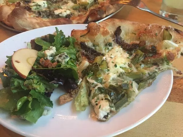 Farina Alto Pizzeria & Wine Bar