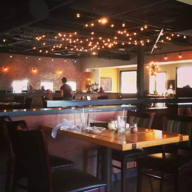 Farina Alto Pizzeria & Wine Bar