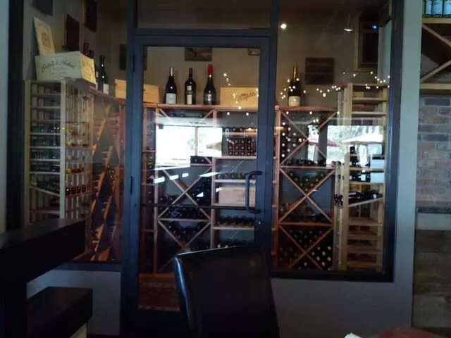 Farina Alto Pizzeria & Wine Bar