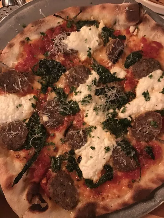 Farina Alto Pizzeria & Wine Bar