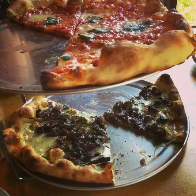 Farina Alto Pizzeria & Wine Bar