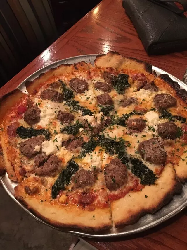 Farina Alto Pizzeria & Wine Bar