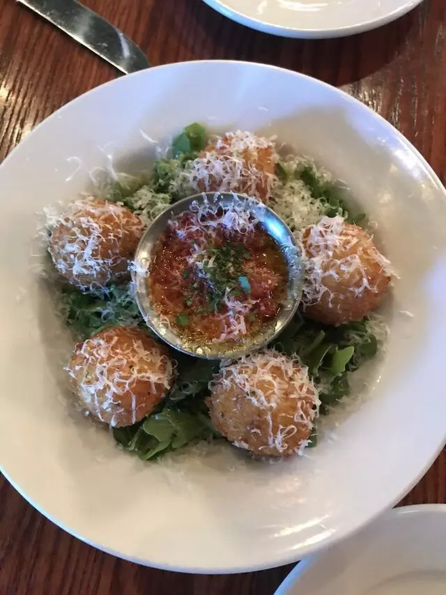 Farina Alto Pizzeria & Wine Bar