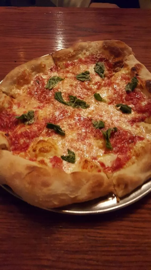 Farina Alto Pizzeria & Wine Bar