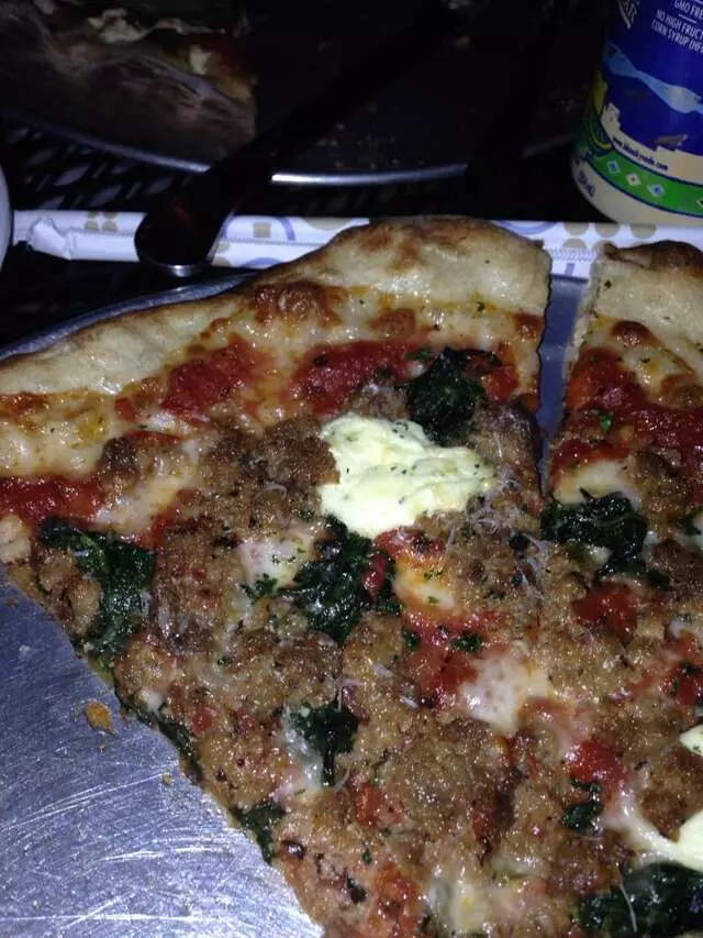 Farina Alto Pizzeria & Wine Bar