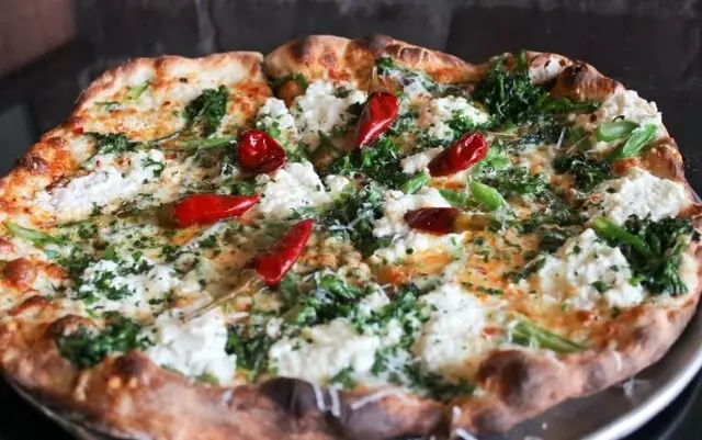 Farina Alto Pizzeria & Wine Bar