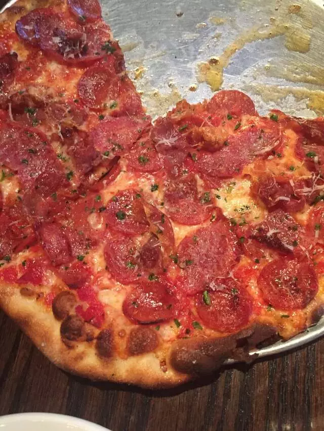 Farina Alto Pizzeria & Wine Bar