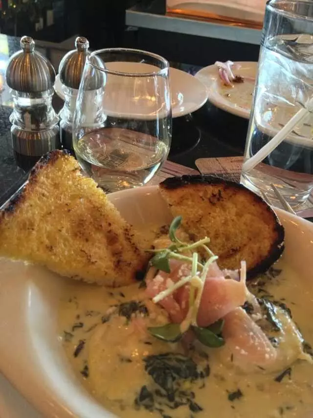 Farina Alto Pizzeria & Wine Bar