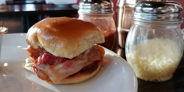 Farina Alto Pizzeria & Wine Bar
