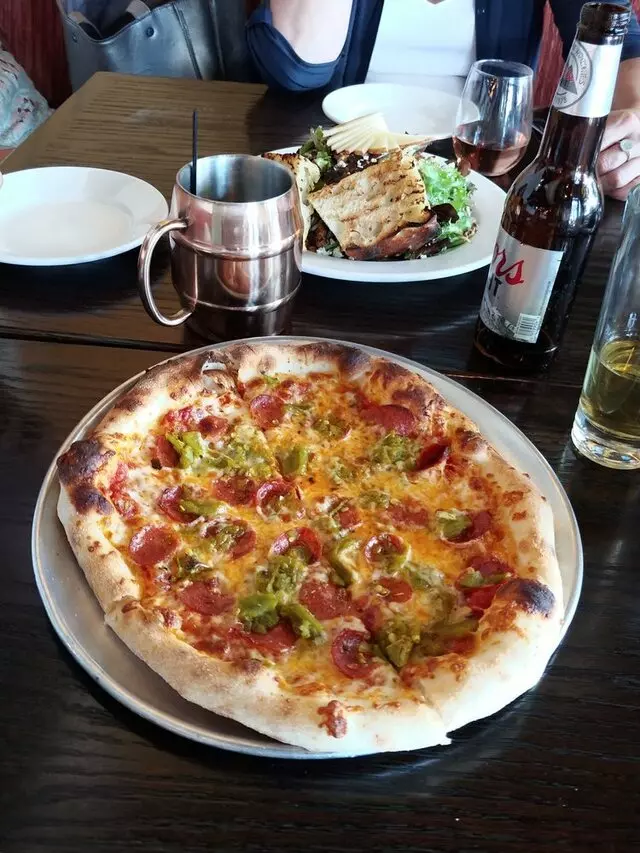 Farina Alto Pizzeria & Wine Bar
