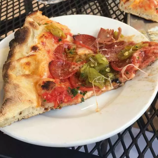Farina Alto Pizzeria & Wine Bar