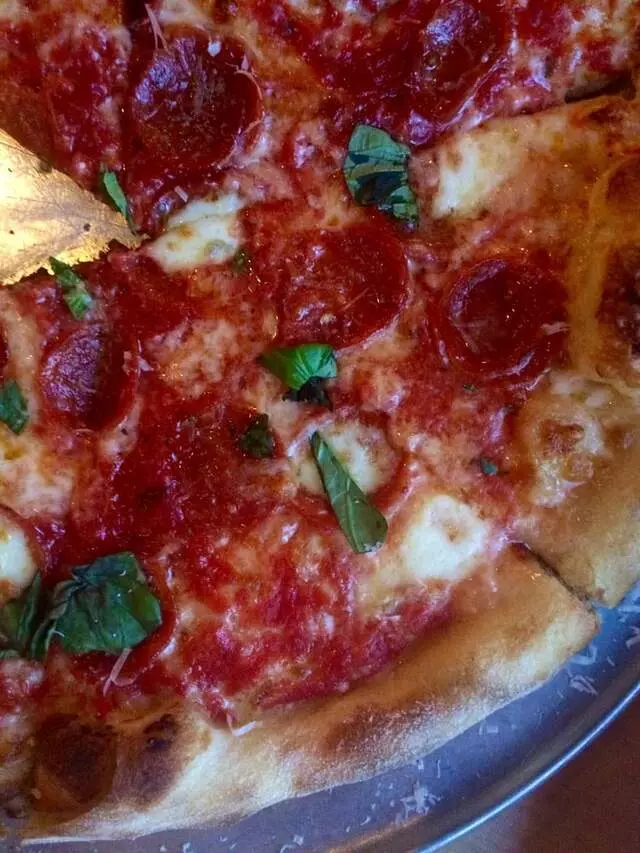 Farina Alto Pizzeria & Wine Bar