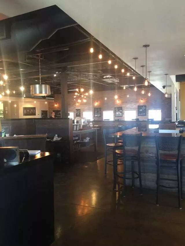 Farina Alto Pizzeria & Wine Bar