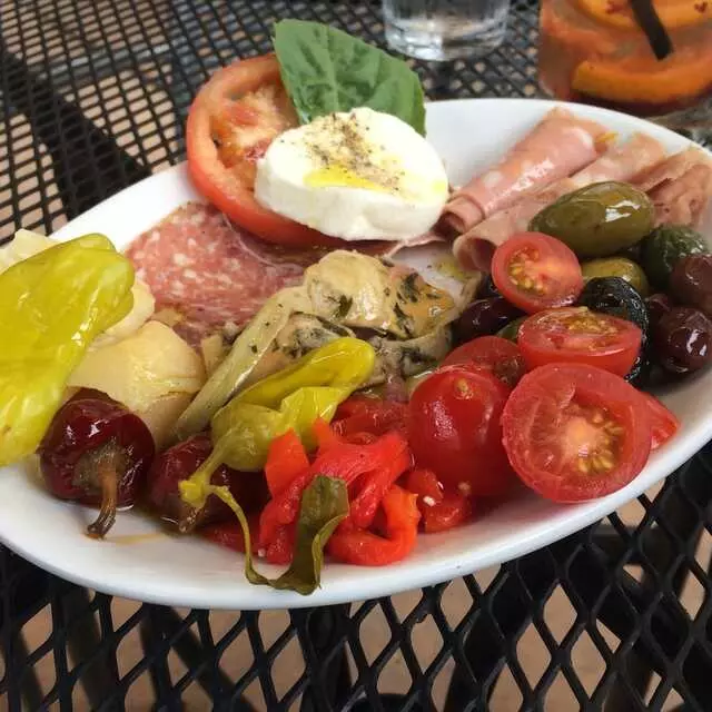 Farina Alto Pizzeria & Wine Bar