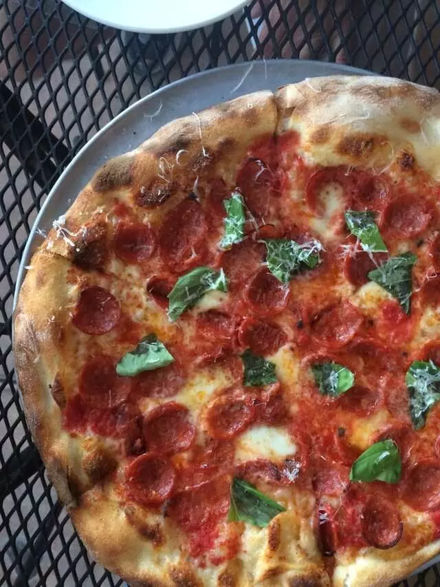 Farina Alto Pizzeria & Wine Bar