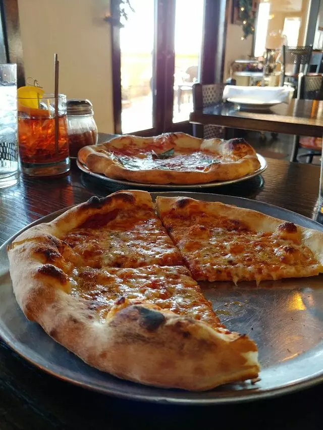 Farina Alto Pizzeria & Wine Bar